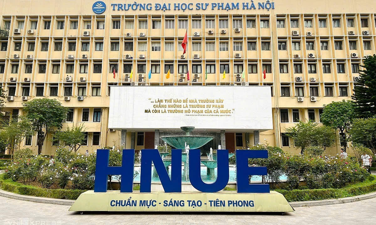 Khóa học nhằm rèn luyện kỹ năng sử dụng công nghệ thông tin trong học tập và nghiệp vụ sư phạm, giúp người học biết thiết kế bài giảng, sử dụng công cụ số và ứng dụng CNTT hiệu quả trong dạy học.